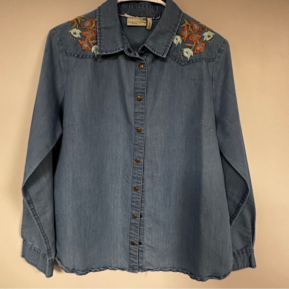 Cottage Core Retro Floral Embroidered Snap Front Sahalie Shirt, Large, EUC